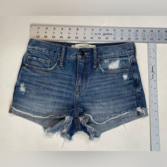 Abercrombie & Fitch Denim Jean Shorts Women Size 00 or 24 Blue Distressed - Picture 4 of 4